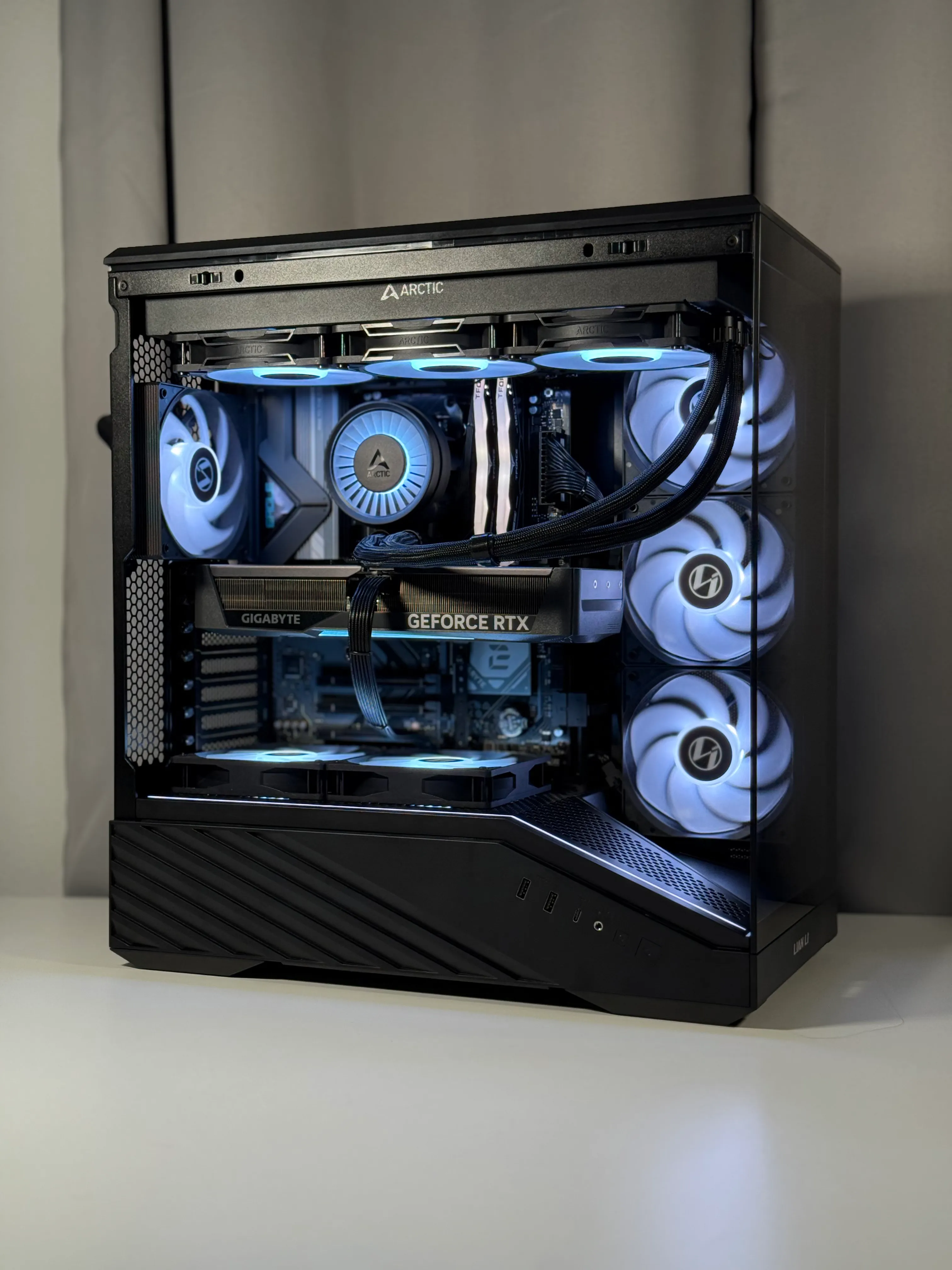 (7800X3D/5070) LIAN LI V100R photo 3