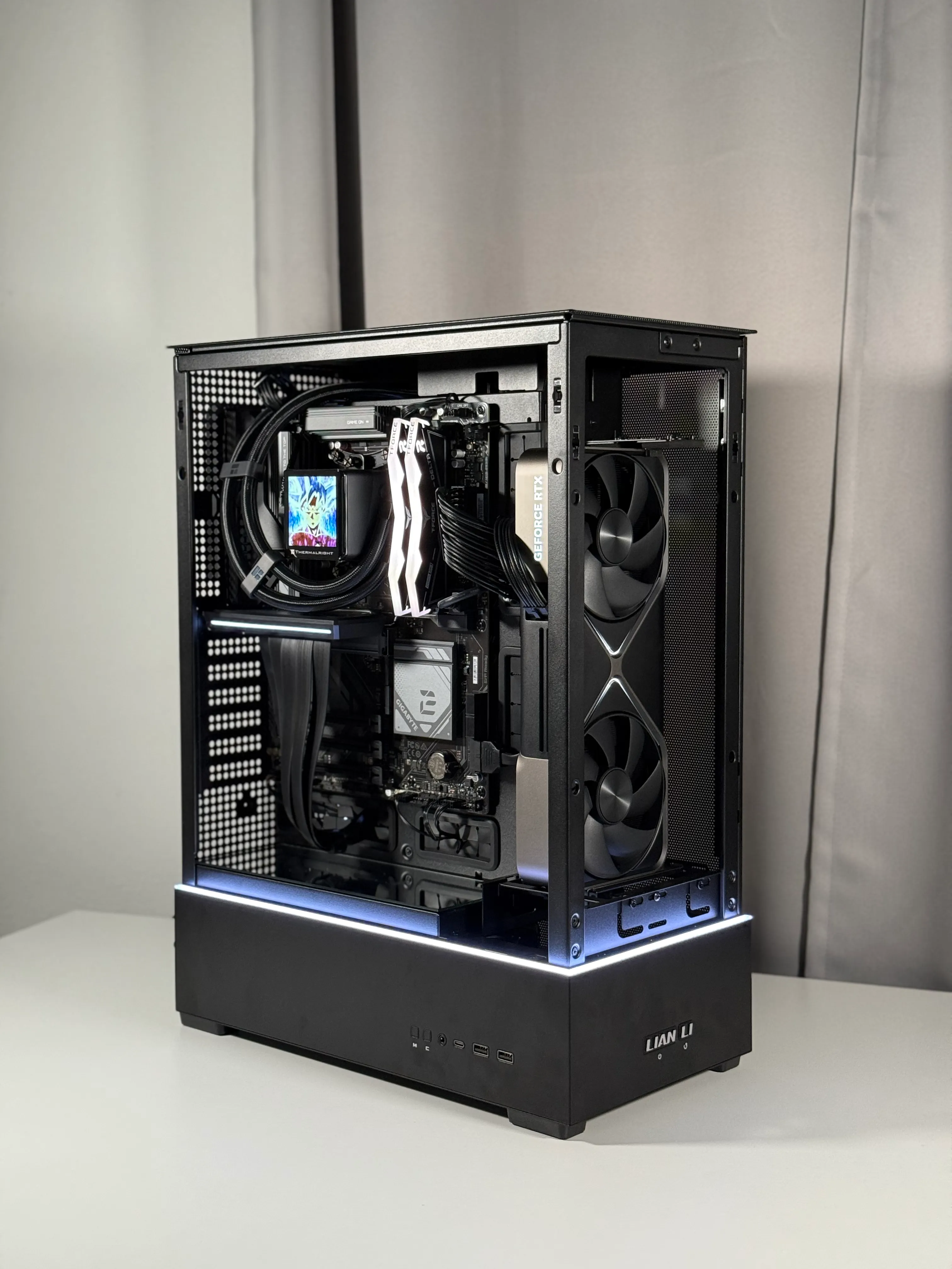 (9800X3D/5080) LIAN LI SUP01 photo 3
