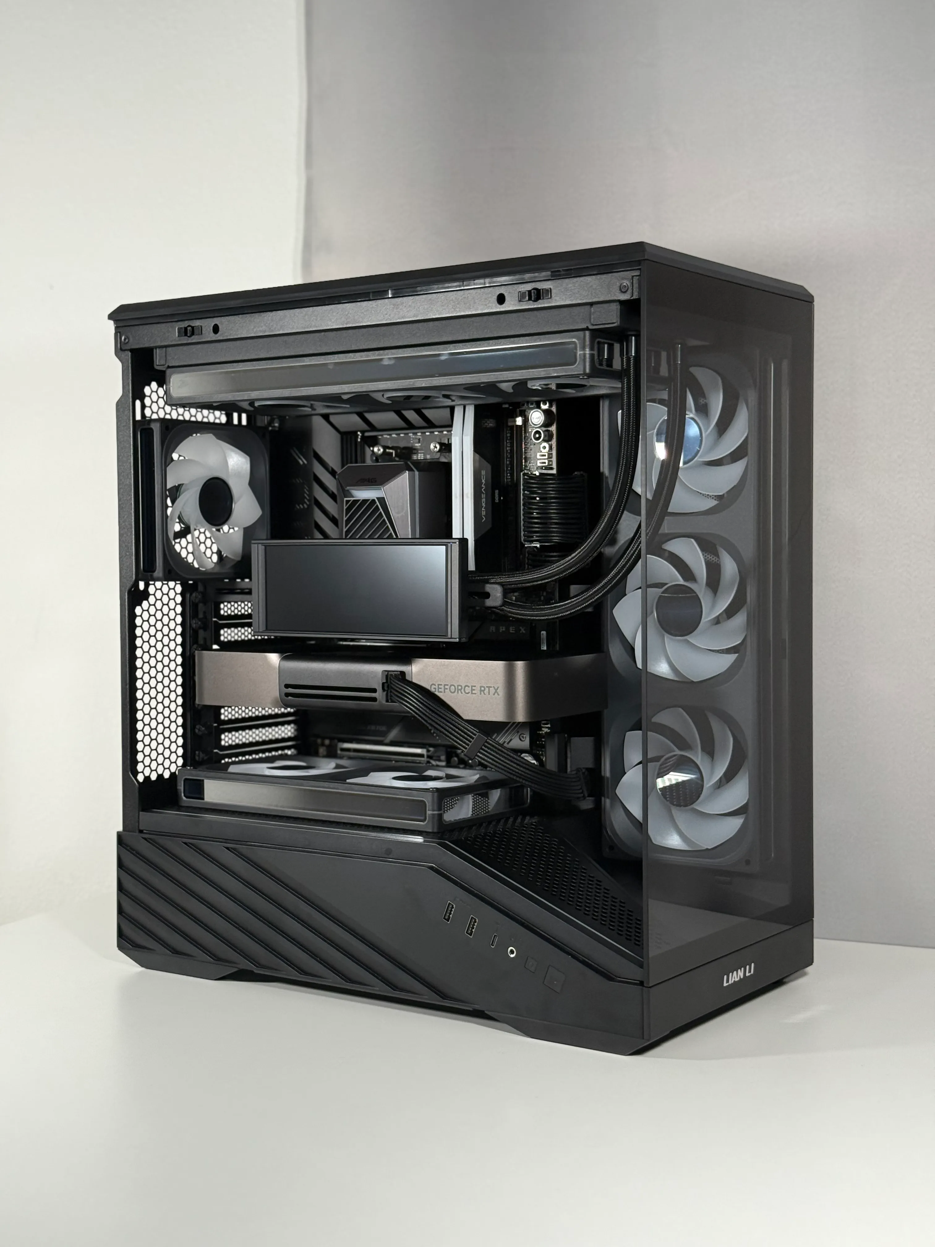 (9800X3D/5090) LIAN LI V100